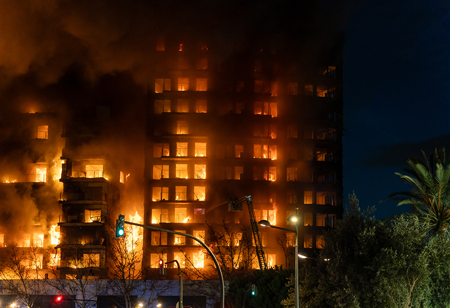 incendio_viviendas_valencia Incendio en un edificio residencial en la ciudad de Valencia